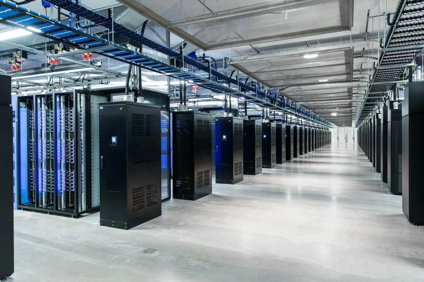 Data center microclimate